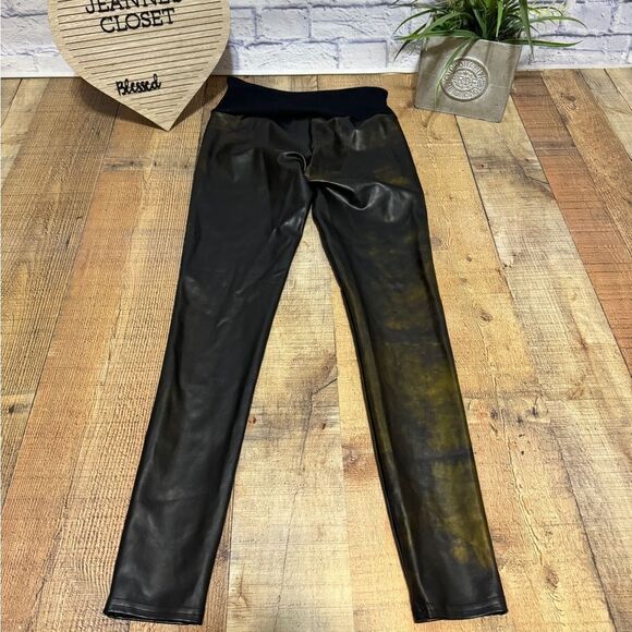 Assets by Spanx Black and Gold Faux Leather Leggings Size Medium - Picture 9 of 9